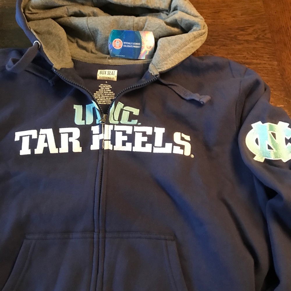 UNC Tar Heels hoodie. Authentic. SizeL NWT Navy